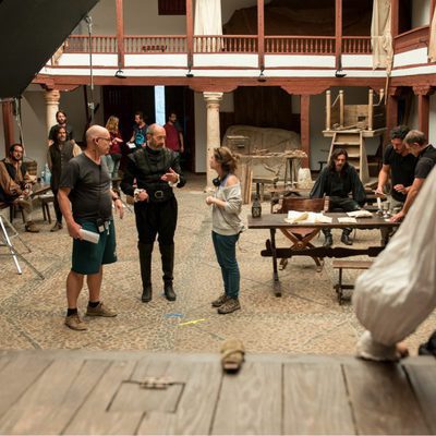 El equipo técnico junto a Miguel Rellán en 'El Ministerio del Tiempo'