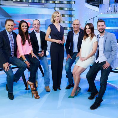 Foto de familia del equipo de 'Espejo público'