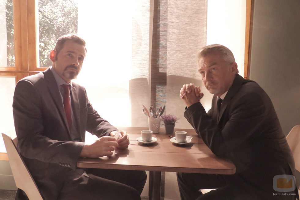 Dos amigos en 'Olmos y Robles'