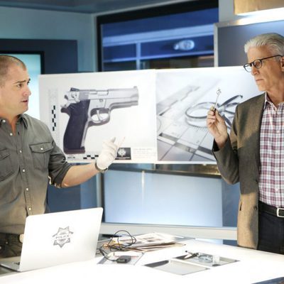 Rushell y Nick en mitad de una investigación en 'CSI: Las Vegas'