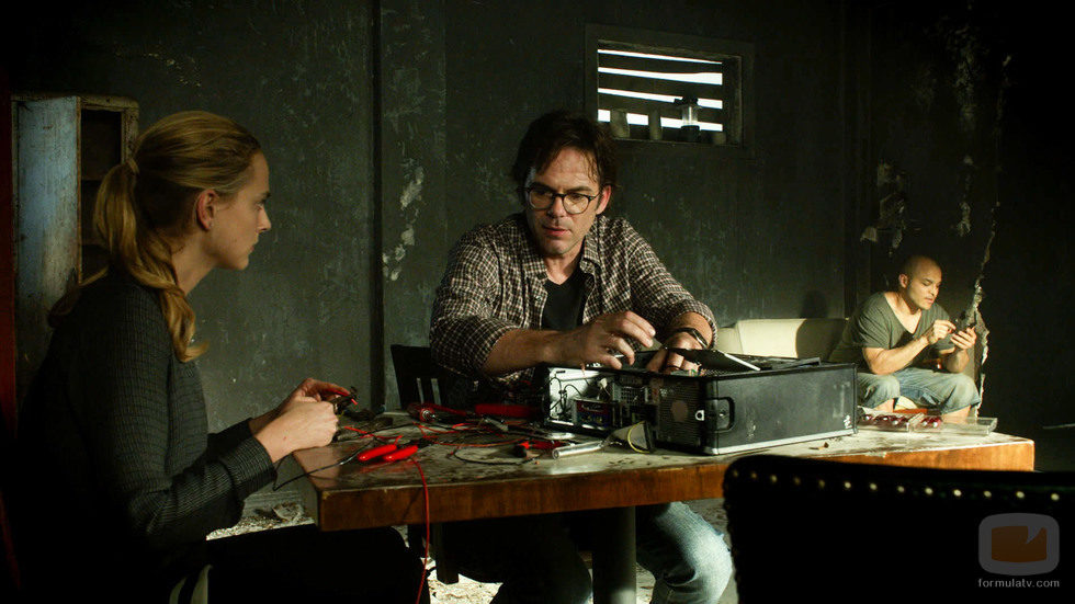 Mitch y Chloe secuestrados en 'Zoo'