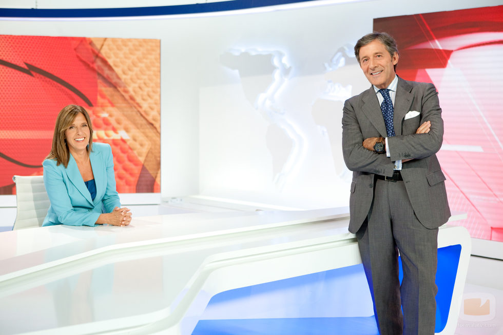 Ana Blanco y Jesús Álvarez en 'Telediario 2'