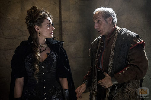 La Marquesa de Santillana y Malasangre en 'Águila Roja'