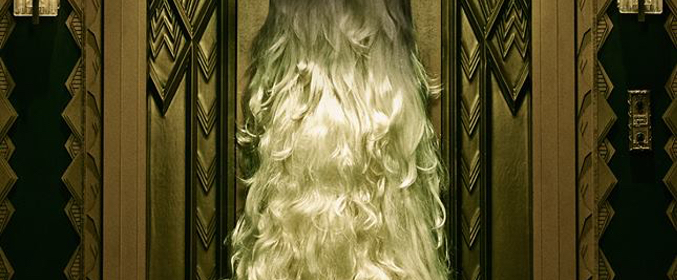 La larga melena de Lady Gaga en el poster de 'American Horror Story: Hotel'