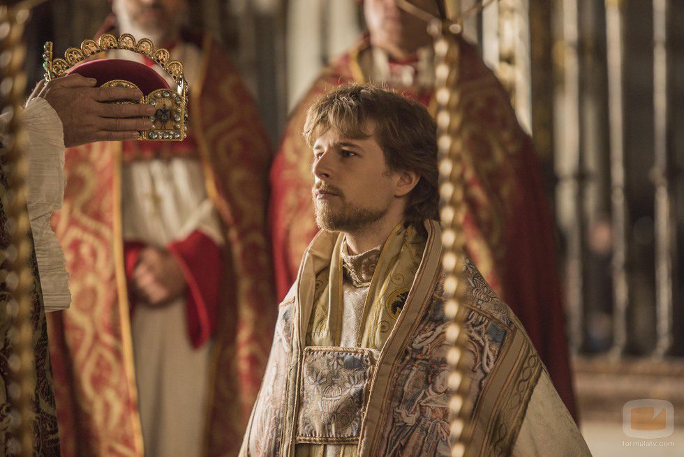 Carlos de Habsburgo es coronado en 'Carlos, Rey Emperador'