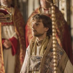 Carlos de Habsburgo es coronado en 'Carlos, Rey Emperador'