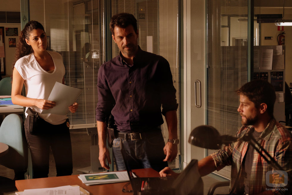 Lola, Héctor y Salva se juntan para continuar investigando en 'Mar de plástico'