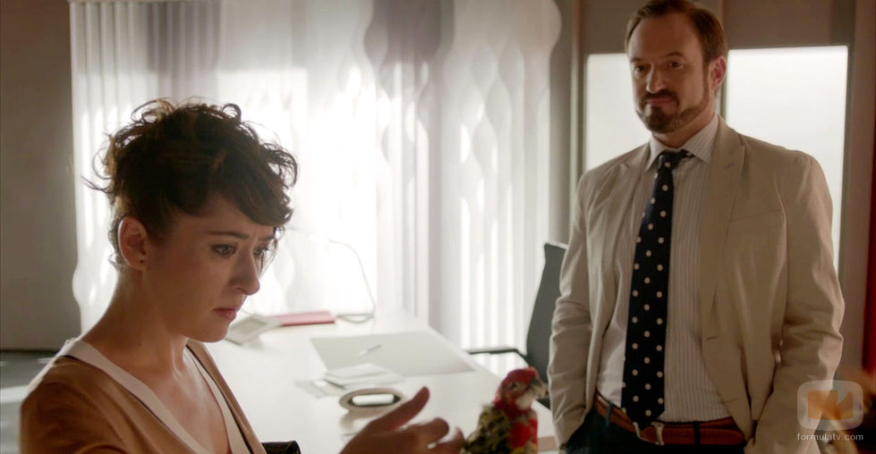 Cameo de Elena Alférez en 'Olmos y Robles'