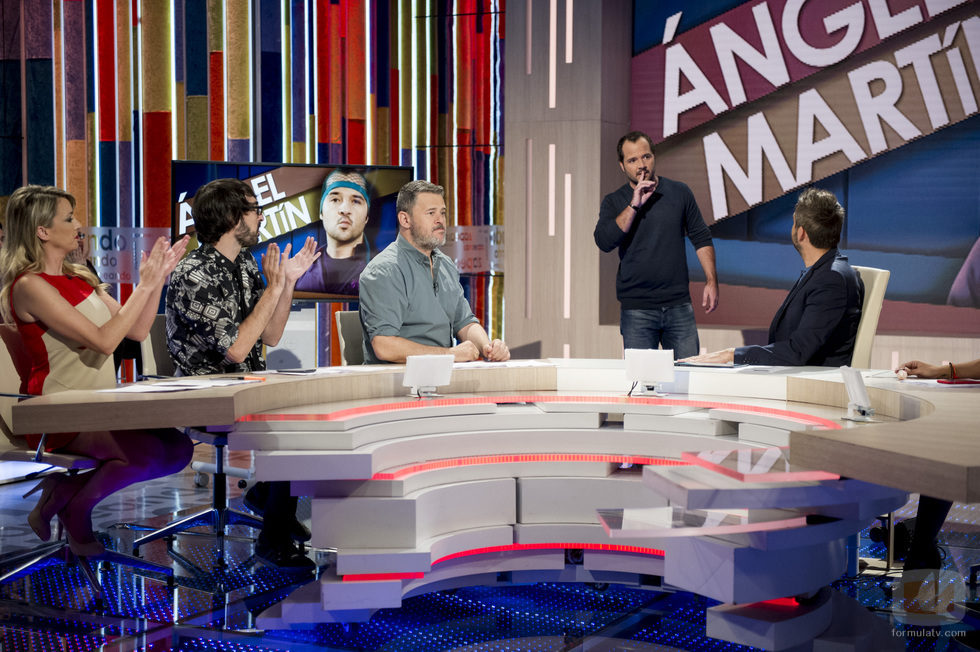 El equipo de 'Zapeando' recibe entre aplausos la visita de Ángel Martín