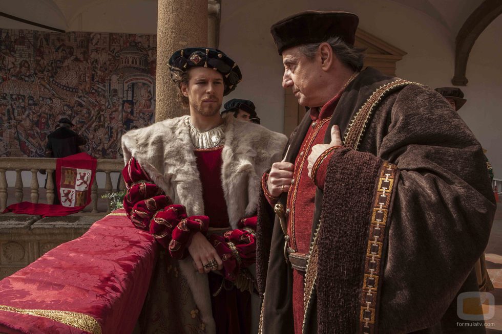 El consejero de Carlos V ayuda al emperador a solucionar sus problemas en 'Carlos, Rey emperador'