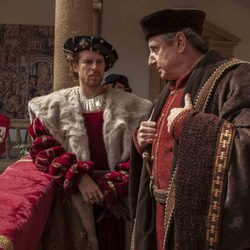 El consejero de Carlos V ayuda al emperador a solucionar sus problemas en 'Carlos, Rey emperador'