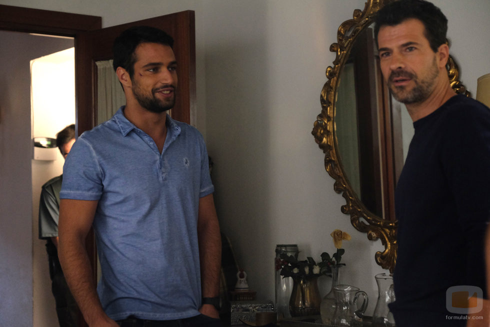 Lucas, el novio de Ainhora y Héctor en 'Mar de plástico'