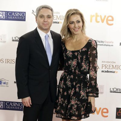Vicente Vallés y Ángeles Blanco posan en los Premios Iris 2015