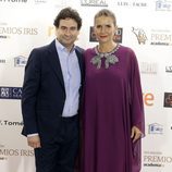 Pepe Rodríguez y Samantha Vallejo-Nagéra en los Premios Iris 2015