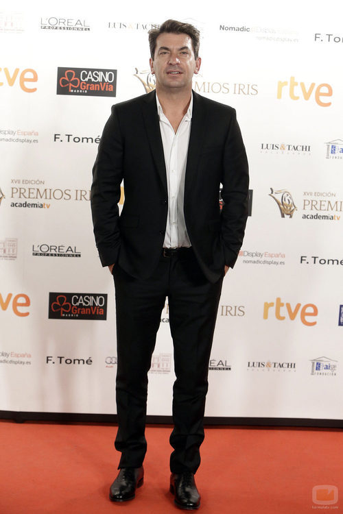 Arturo Valls en la alfombra roja de los Premios Iris 2015