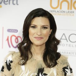Laura Pausini radiante en la alfombra roja de 'Cadena 100 por ellas'