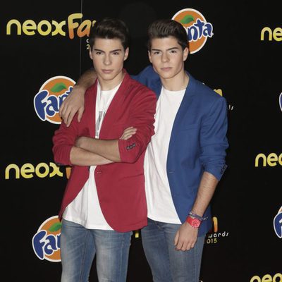 Los Gemeliers en la alfombra naranja de los Neox Fan Awards 2015