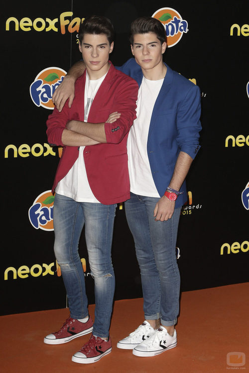 Los Gemeliers en la alfombra naranja de los Neox Fan Awards 2015