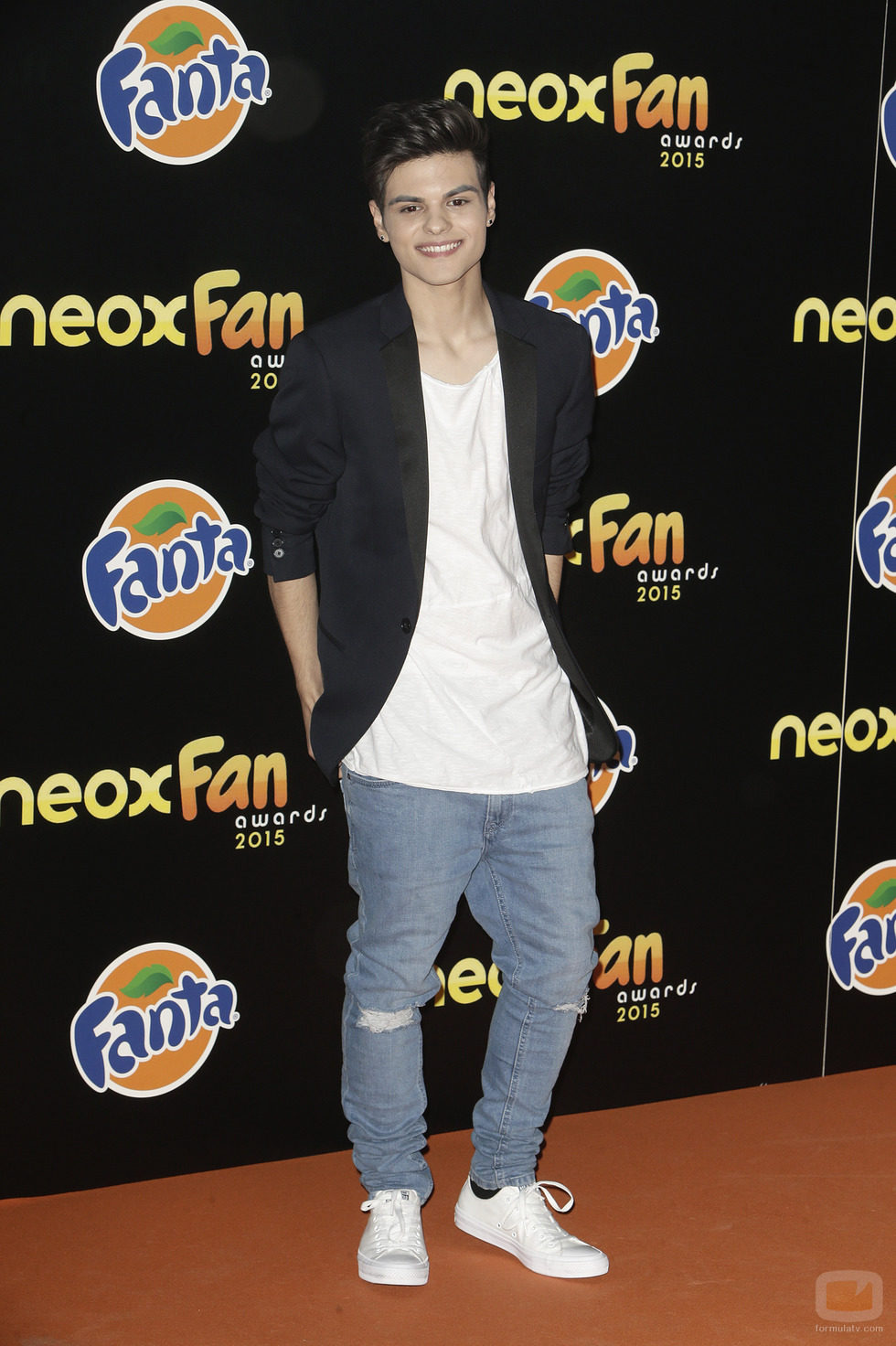 Abraham Mateo en la alfombra naranja de los Neox Fan Awards 2015