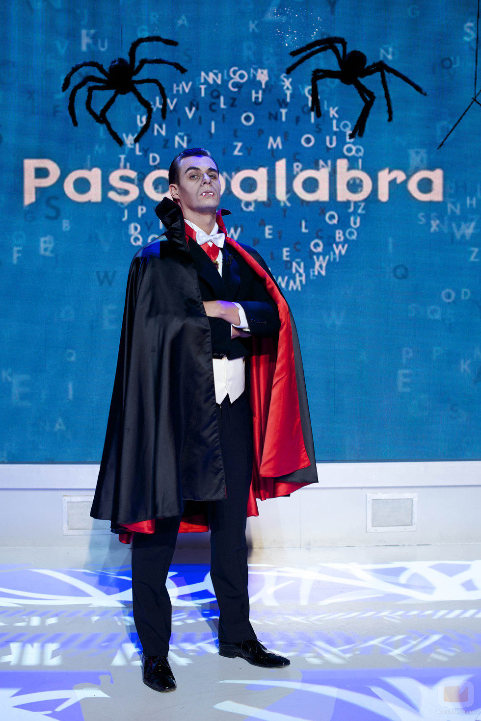 Christian Gálvez disfrazado de conde Drácula en el especial de Halloween de 'Pasapalabra'