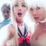 Emily Bett Rickards disfraza de Sailor Moon