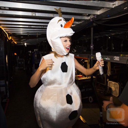 Taylor Swift disfrazada de Olaf en el Halloween 2015