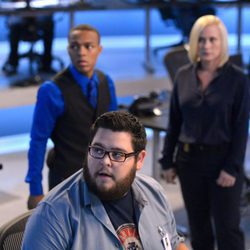 Daniel Krumitz, Avery Ryan y Brody Nelson en 'CSI: Cyber'