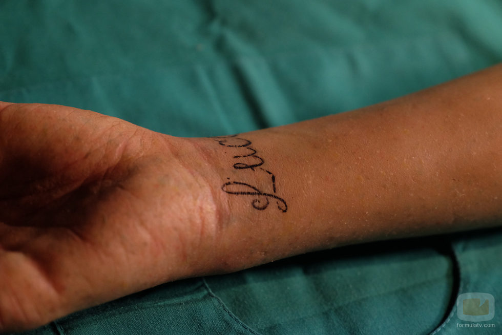 El brazo de Ainhoa en 'Mar de plástico'