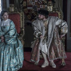 Isabel de Portugal y Carlos V en el salón real en 'Carlos, Rey Emperador'