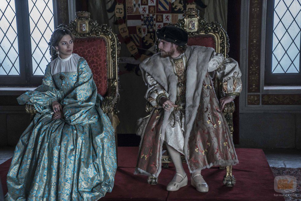 Isabel de Portugal y Carlos V en el salón real en 'Carlos, Rey Emperador'
