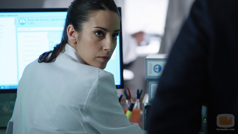 La técnica de laboratorios, Bárbara sigue investigando en 'Rabia'