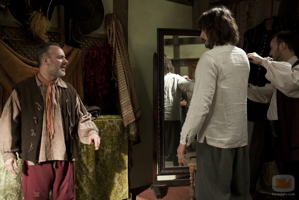Gonzalo de Montalvo y Sátur en la sastrería en 'Águila Roja'
