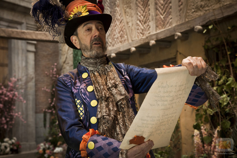 El emisario real del capítulo especial número 100 de 'Águila Roja'