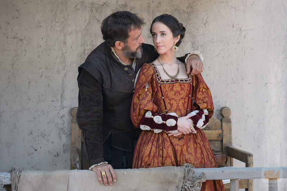 Hernán Cortes y Catalina Juárez en el capítulo especial de 'Carlos, Rey Emperador'