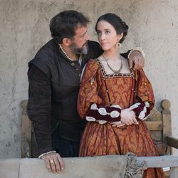 Hernán Cortes y Catalina Juárez en el capítulo especial de 'Carlos, Rey Emperador'