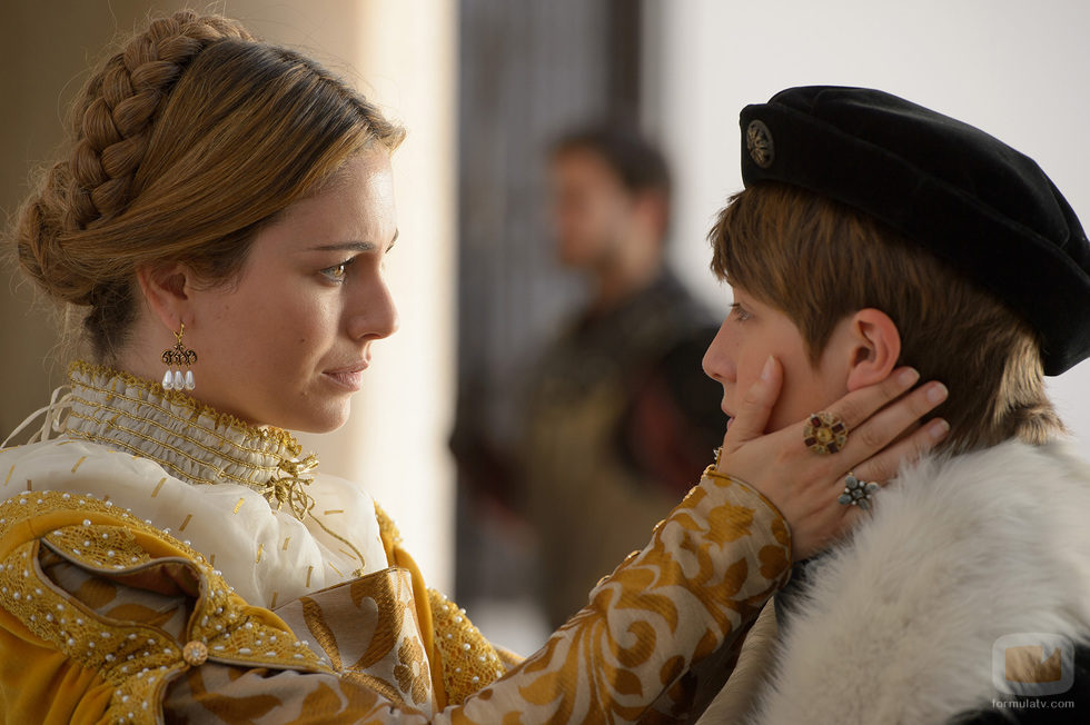 Isabel de Portugal con su hijo en el capítulo especial de 'Carlos, Rey Emperador'