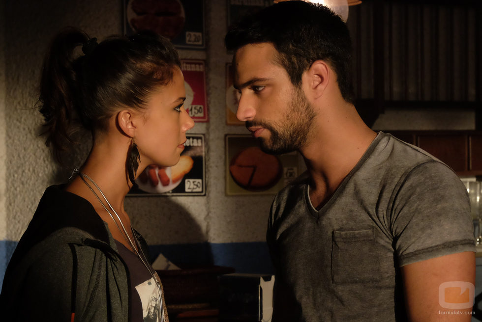 Lucas y Pilar se enfrentan en 'Mar de plástico'