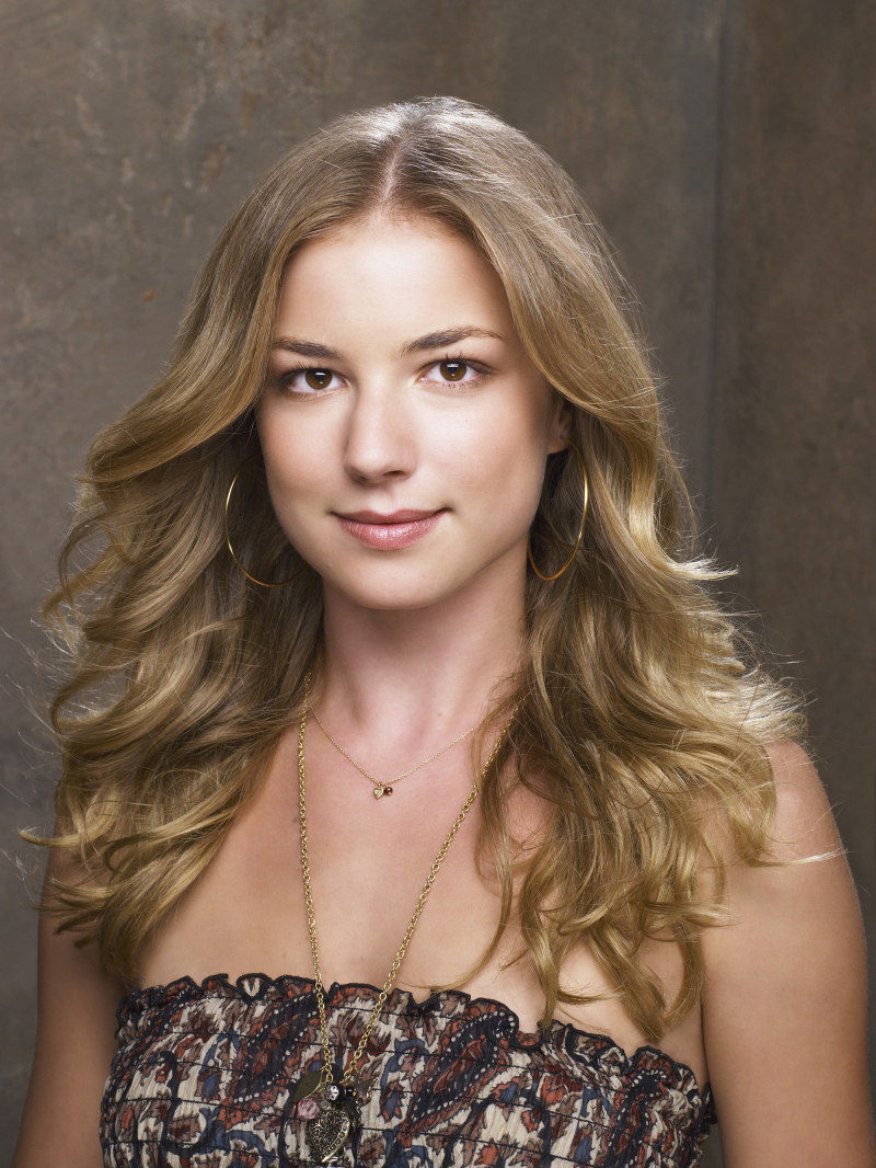 La actriz Emily VanCamp interpretará a Rebecca Harper en 'Cinco hermanos'