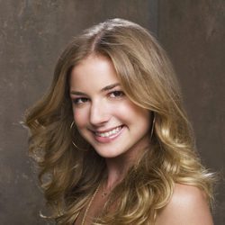 Emily VanCamp será Rebecca Harper en 'Cinco hermanos' 