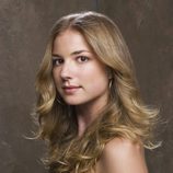 Emily VanCamp será el personaje de Rebecca Harper en 'Cinco hermanos'