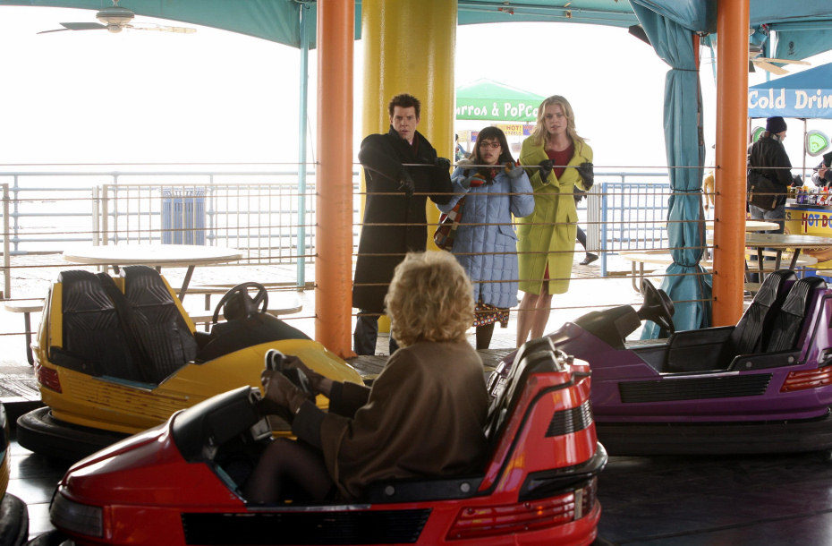 Eric Mabius, America Ferrera y Becki Newton