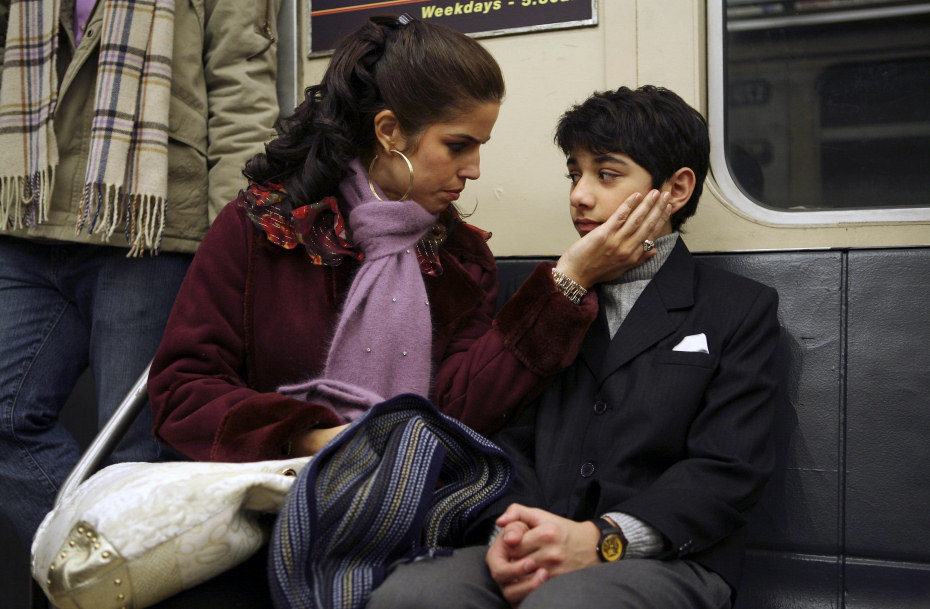 Ana Ortiz y Mark Indelicato en el episodio "Abandonada" de 'Ugly Betty'