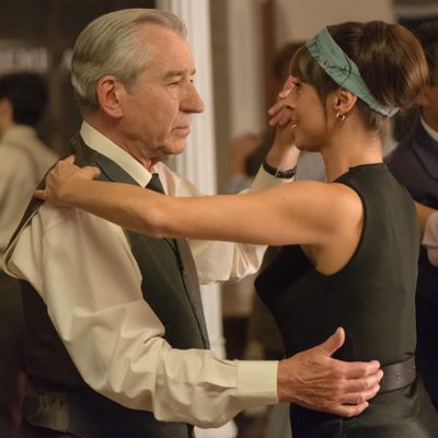 Emilio baila en la fiesta de las galerías 'Velvet'