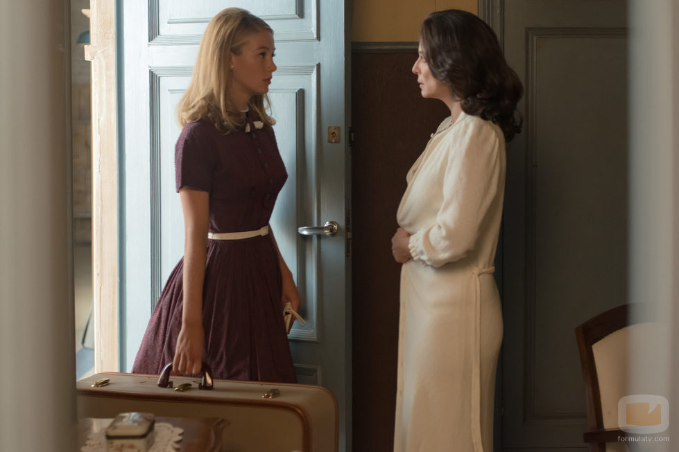 Lucía Márquez se despide con una maleta en 'Velvet'