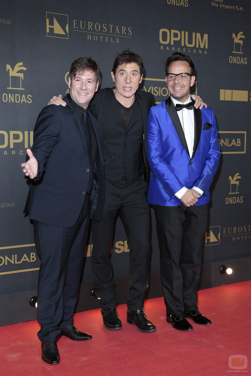 Carlos Latre, Manel Fuentes y Àngel Llàcer en el photocall de los Premios Ondas 2015