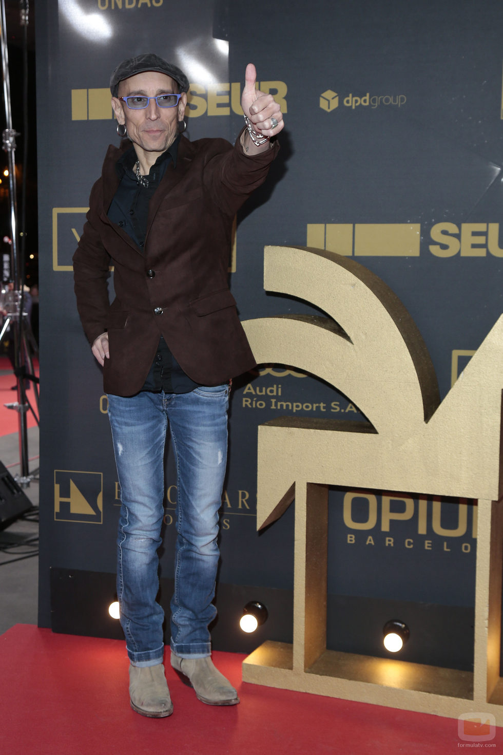 Fito posa muy feliz en el photocall de los Premios Ondas 2015