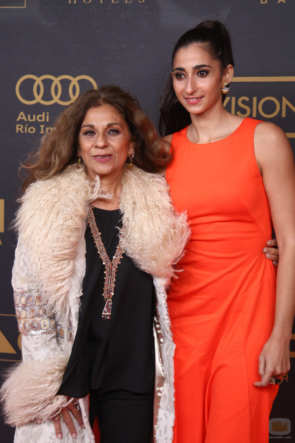 Lolita y Alba Flores juntas en el photocall de los Premios Ondas 2015