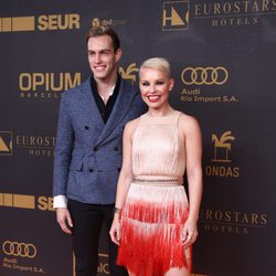 Soraya Arnelas junto a su pareja en la alfombra roja de los Premios Ondas 2015