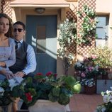 Ana y Alberto disfrutan en una terraza llena de flores en 'Velvet'