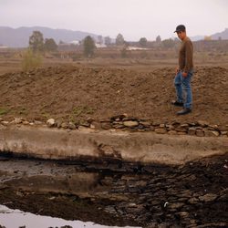 Juan Rueda muy solitario en 'Mar de plástico'